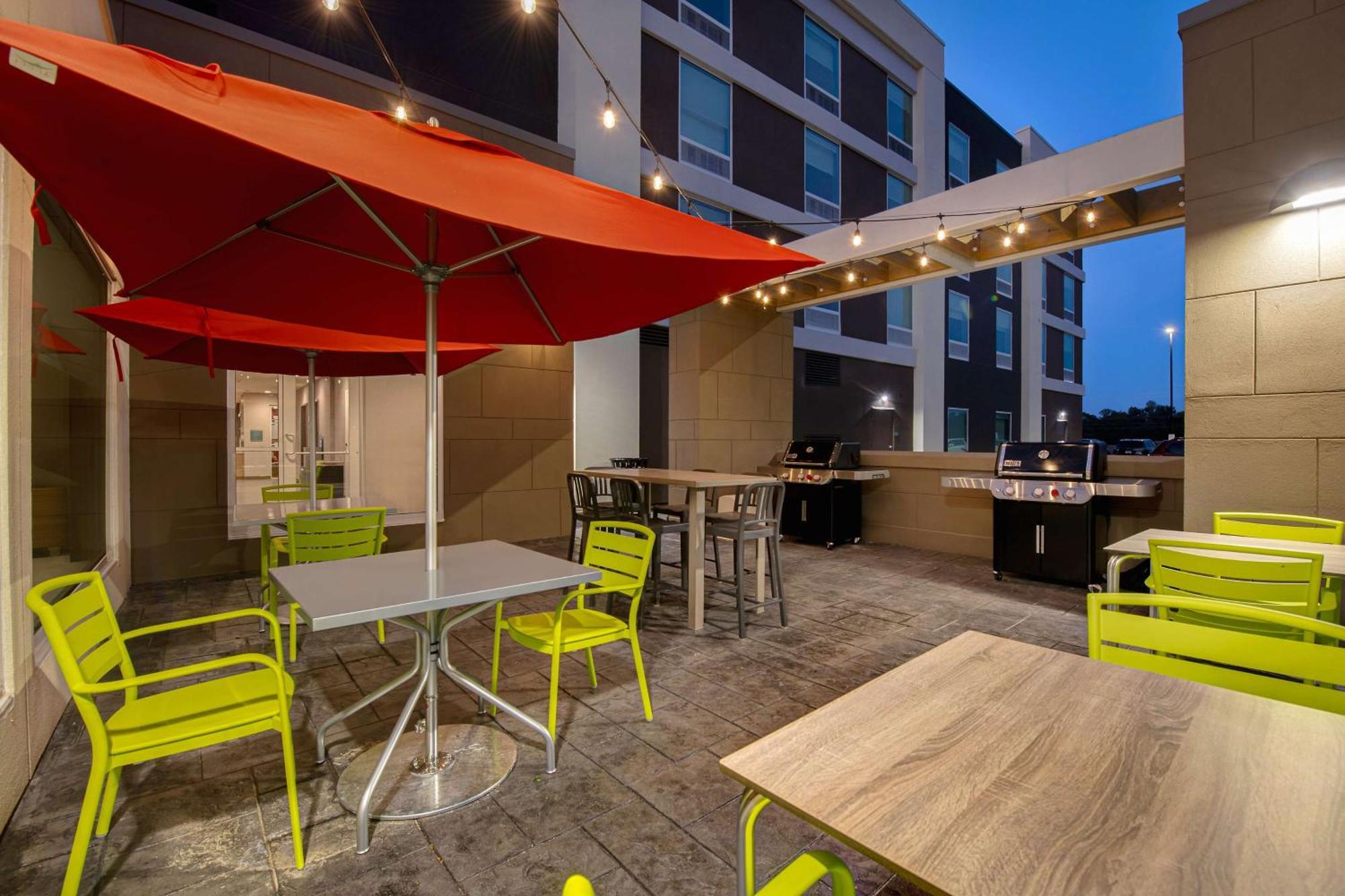 Home2 Suites By Hilton Fayetteville North Exterior photo